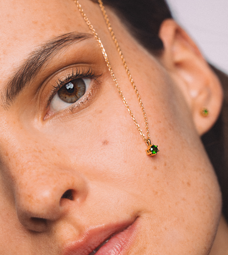 colgante oro 18k y diópsido