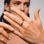 anillo de oro con diópsidos