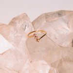 anillo de oro amarillo 18k y turmalinas rosas naturales