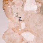 anillo en oro de 18kt con iolitas naturales