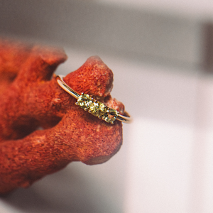 anillo de oro 18k y citrinos