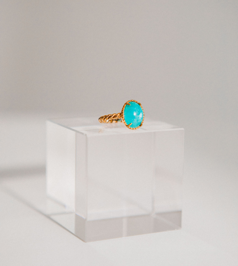 anillo de oro 18k y amazonita